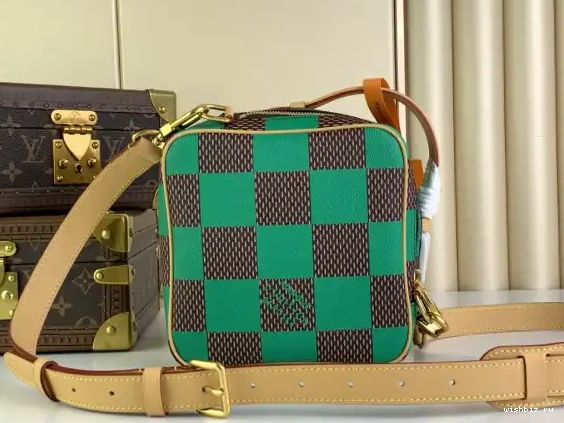 WIS LOUIS Messenger-24*24*8CM VUITTON Chess 0702